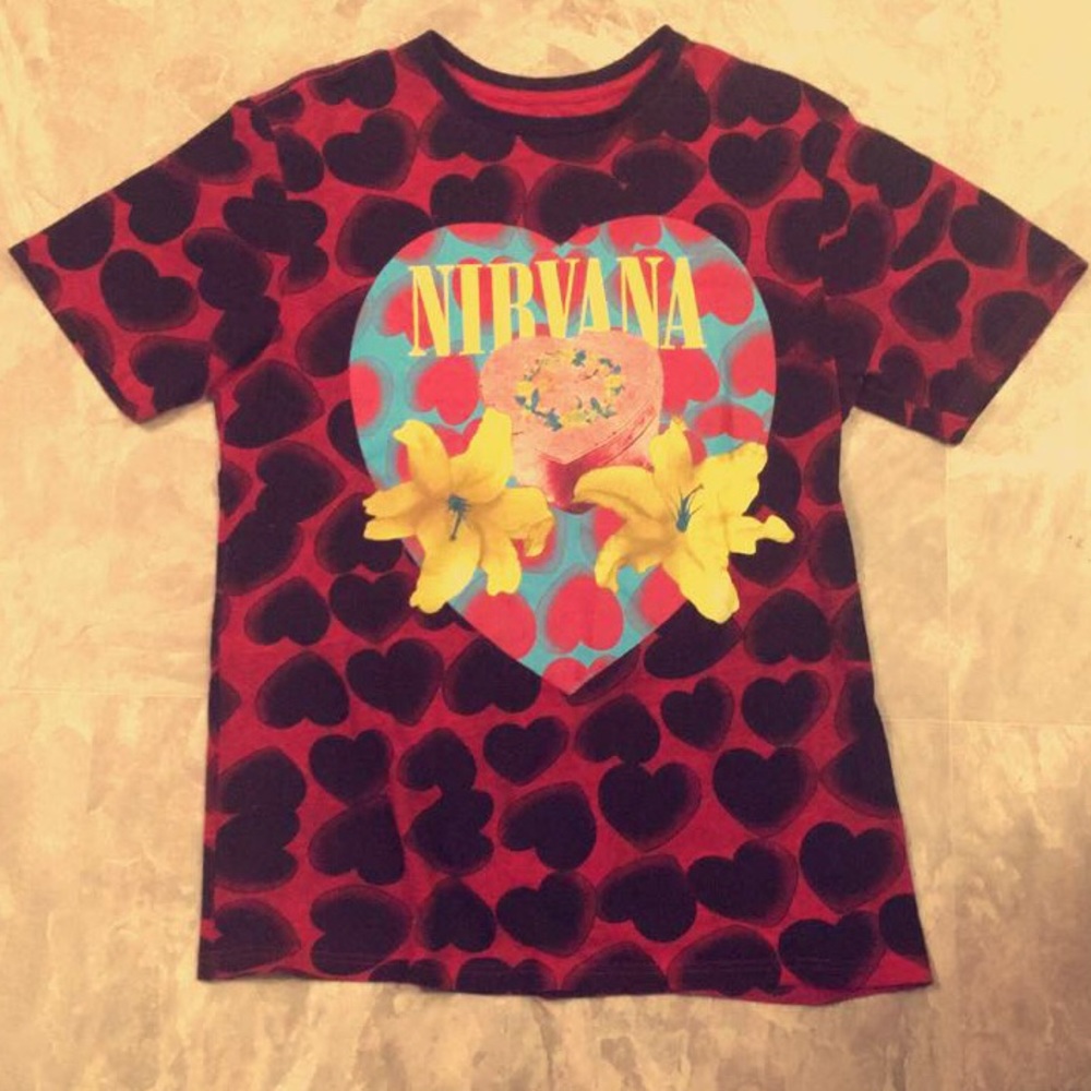 Men’s Nirvana Heart Shaped Box Tee